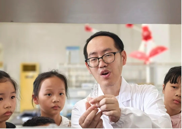 1722912952704674.png 444.png